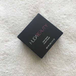 HUDABEAUTY LOOSE POWDER